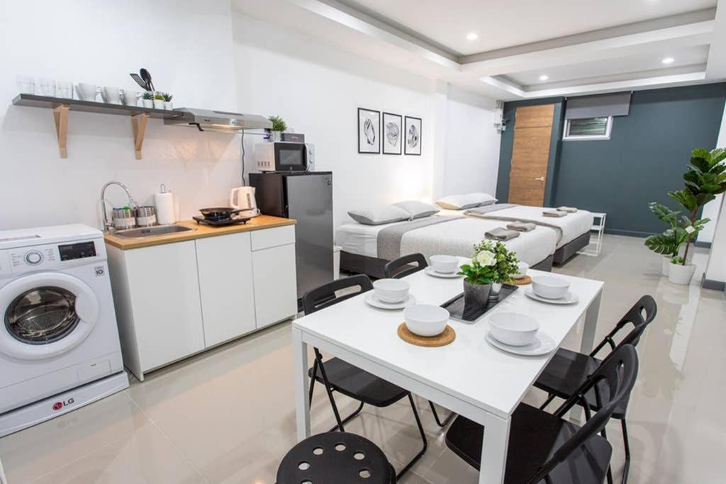P1 Silom Pan Large Room Full Kitchen Wifi 4-6Pax بانكوك المظهر الخارجي الصورة