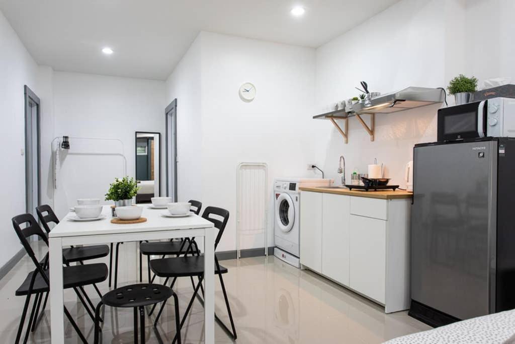 P1 Silom Pan Large Room Full Kitchen Wifi 4-6Pax بانكوك المظهر الخارجي الصورة